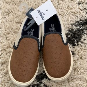 BRAND NEW OshKosh Tan/Navy slip on boys shoes